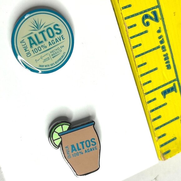 Olmeca Altos 100% Agave Tequila Lapel Pin 2 Pack Promo New Paloma Marg Mexico - Picture 2 of 3